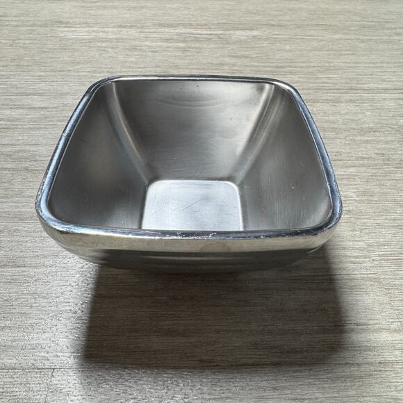 Vollrath 18-8 47637 Double Wall Stainless Steel Beehive Bowl Square Dish 5" - Picture 2 of 7